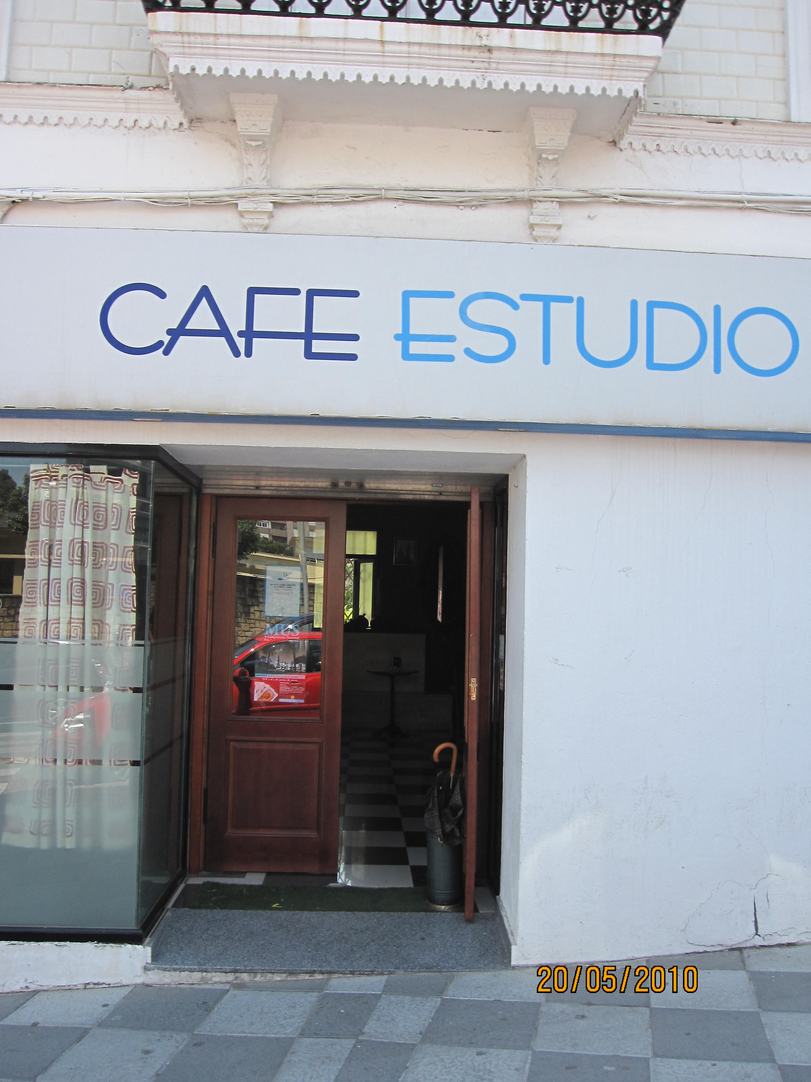 cafe studio073