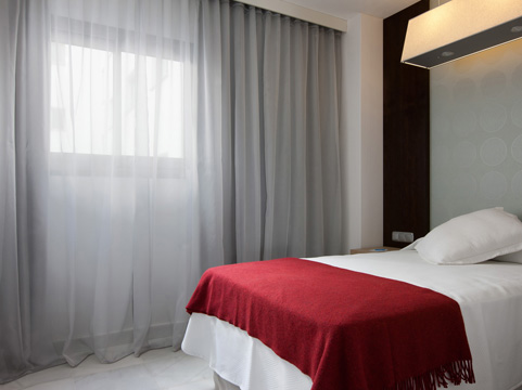NH Algeciras Suites